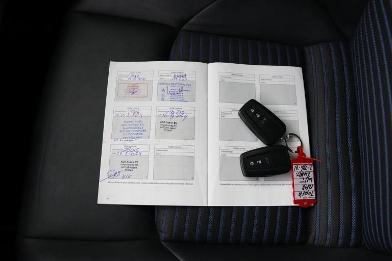 Toyota RAV4 - 2.5 Hybrid AWD Bi-Tone 11