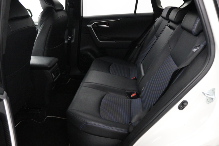 Toyota RAV4 - 2.5 Hybrid AWD Bi-Tone 18