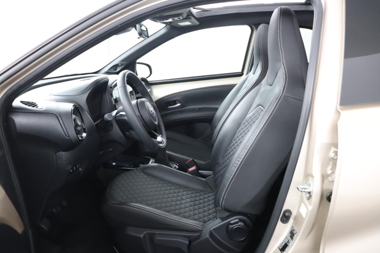 Toyota Aygo X - 1.0 VVT-i MT Premium 17