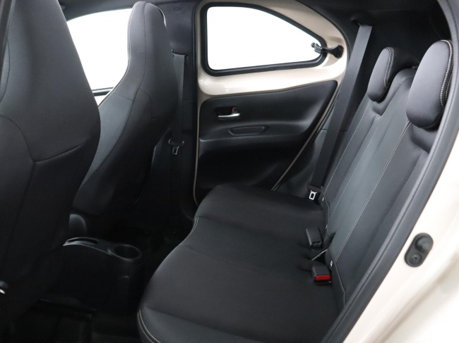 Toyota Aygo X - 1.0 VVT-i MT Premium