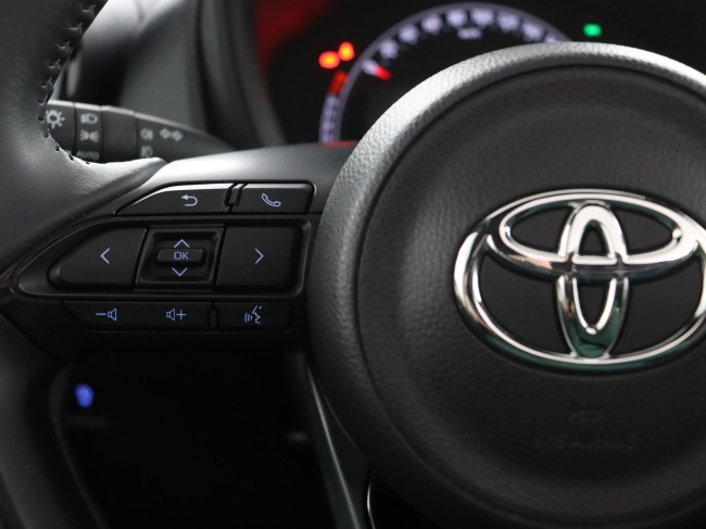 Toyota Aygo X - 1.0 VVT-i MT Premium