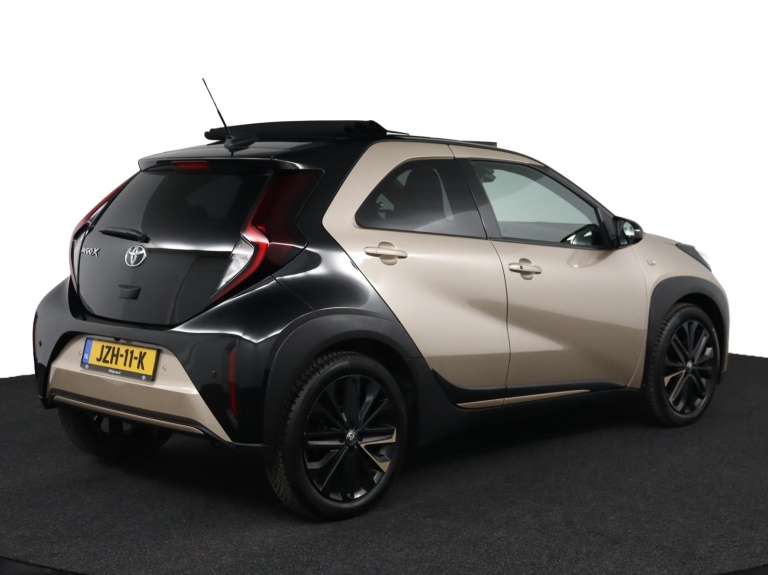 Toyota Aygo X - 1.0 VVT-i MT Premium 2