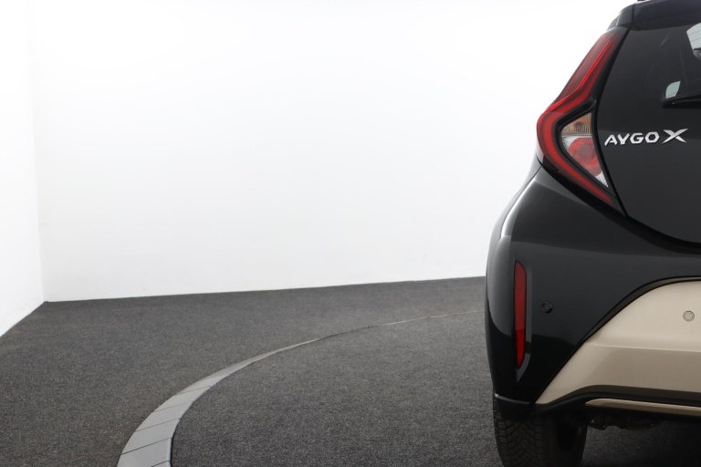 Toyota Aygo X - 1.0 VVT-i MT Premium 40