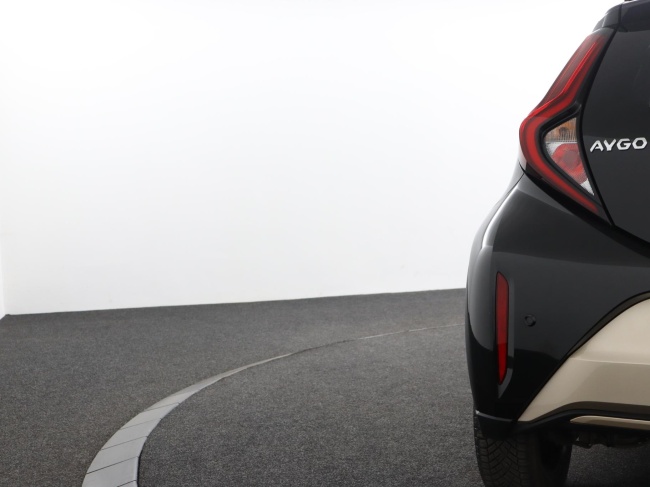 Toyota Aygo X - 1.0 VVT-i MT Premium