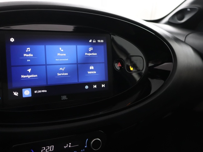 Toyota Aygo X - 1.0 VVT-i MT Premium