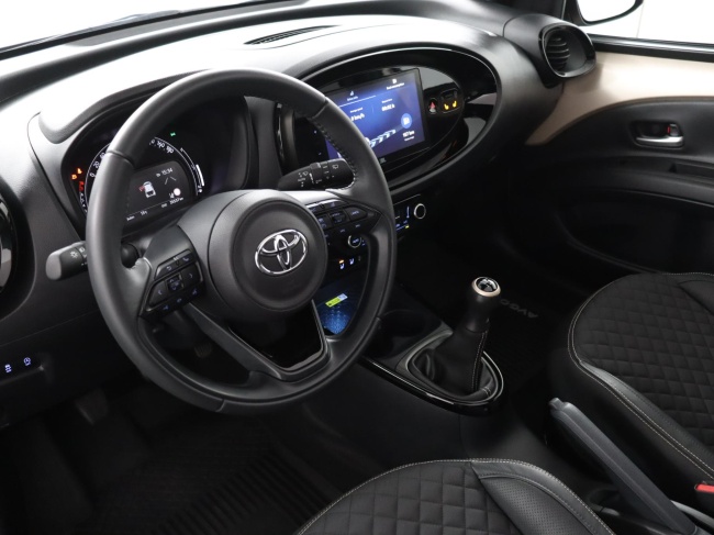 Toyota Aygo X - 1.0 VVT-i MT Premium