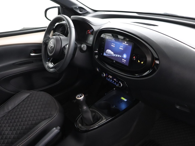 Toyota Aygo X - 1.0 VVT-i MT Premium