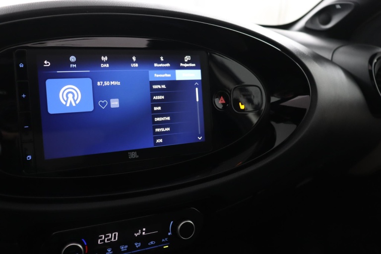 Toyota Aygo X - 1.0 VVT-i MT Premium 8