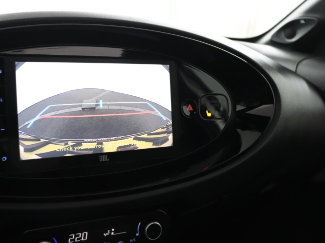 Toyota Aygo X - 1.0 VVT-i MT Premium