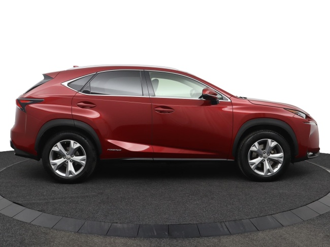 Lexus NX - 300h AWD President Line