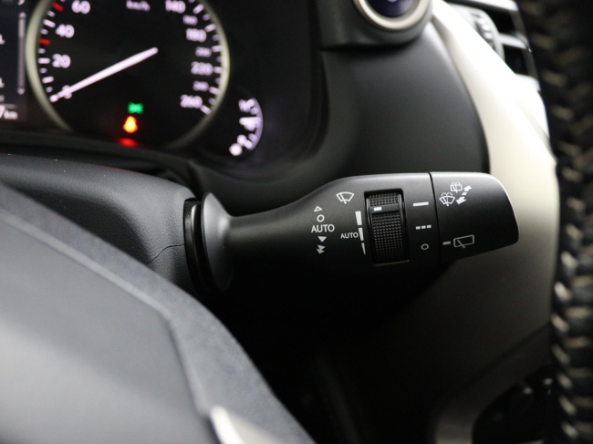 Lexus NX - 300h AWD President Line