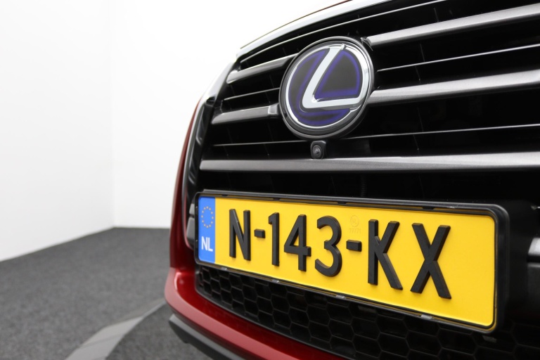 Lexus NX - 300h AWD President Line 36