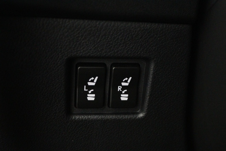 Lexus NX - 300h AWD President Line 45