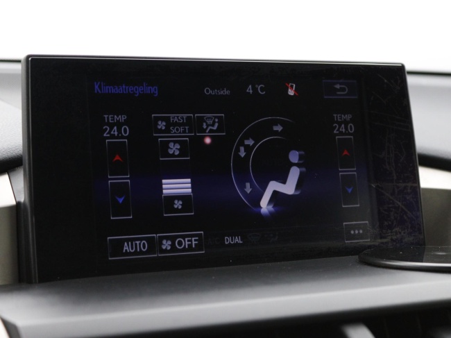 Lexus NX - 300h AWD President Line