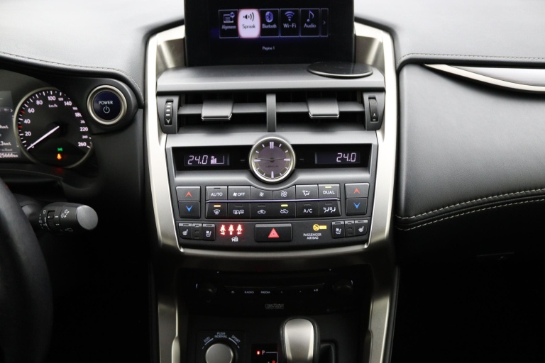 Lexus NX - 300h AWD President Line 7