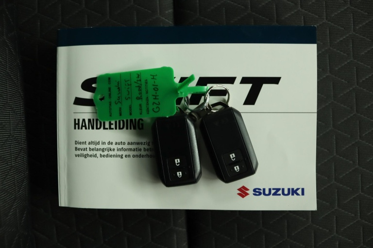 Suzuki Swift - 1.2 Style Smart Hybrid 11
