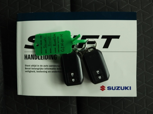 Suzuki Swift - 1.2 Style Smart Hybrid