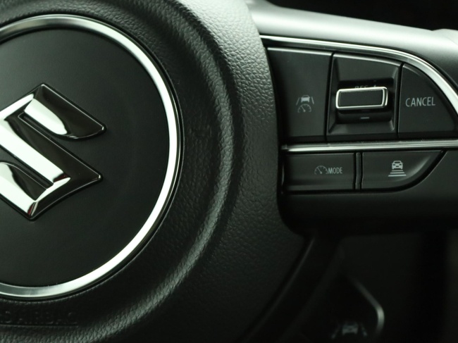 Suzuki Swift - 1.2 Style Smart Hybrid