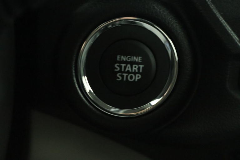 Suzuki Swift - 1.2 Style Smart Hybrid 47