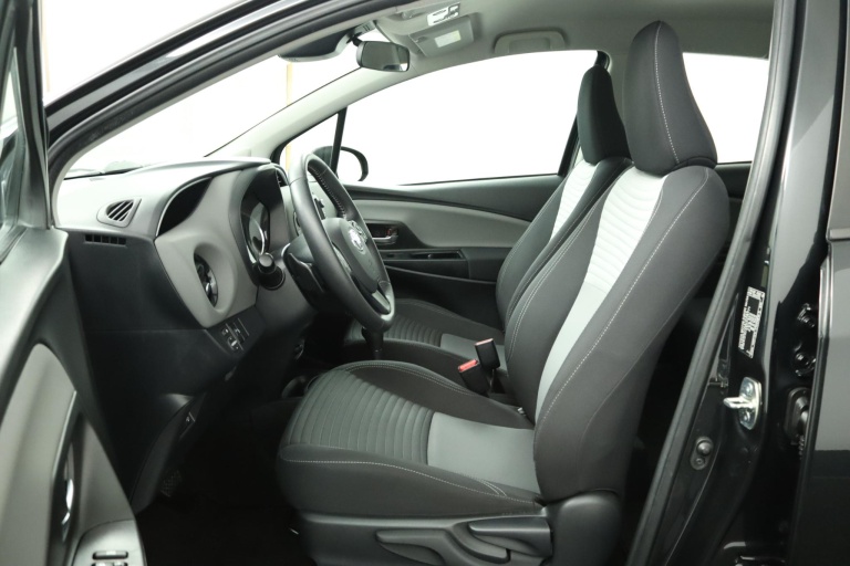 Toyota Yaris - 1.5 VVT-i Active 17