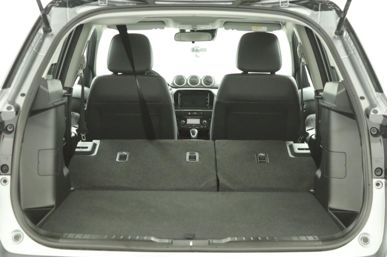 Suzuki Vitara - 1.5 Hybrid Style 26