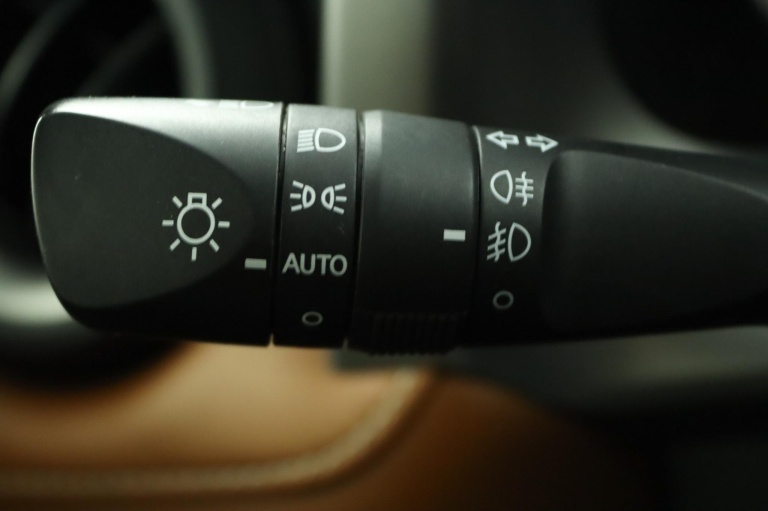 Toyota RAV4 - 2.5 Hybrid AWD Executive Business 31