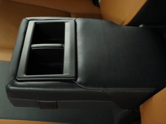 Toyota RAV4 - 2.5 Hybrid AWD Executive Business