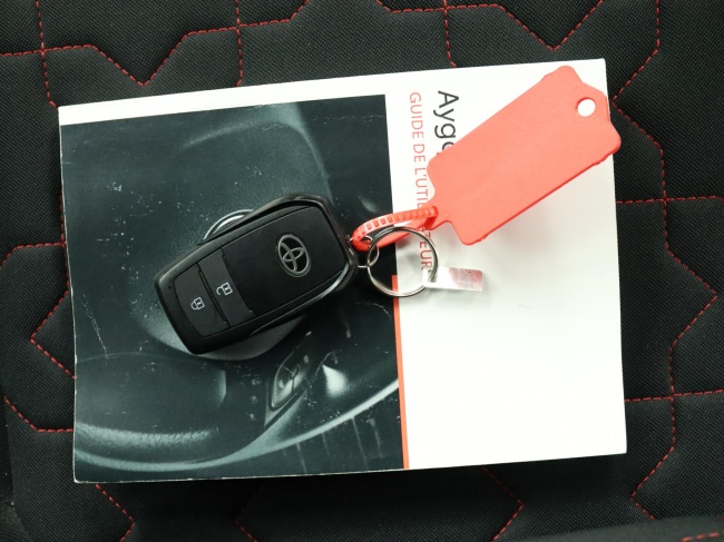 Toyota Aygo X - 1.0 VVT-i S-CVT Envy