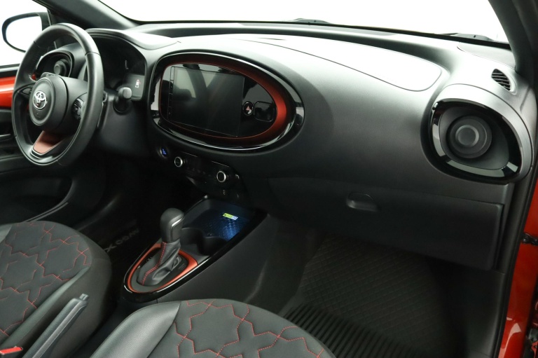 Toyota Aygo X - 1.0 VVT-i S-CVT Envy 43