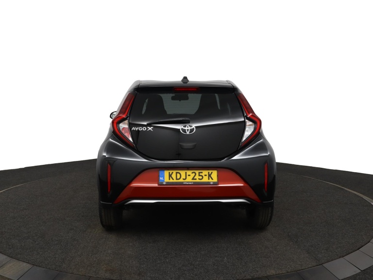Toyota Aygo X - 1.0 VVT-i S-CVT Envy 65