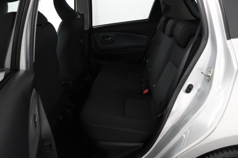 Toyota Yaris - 1.5 Hybrid Dynamic 17