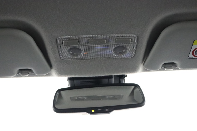 Toyota Yaris - 1.5 Hybrid Dynamic 31