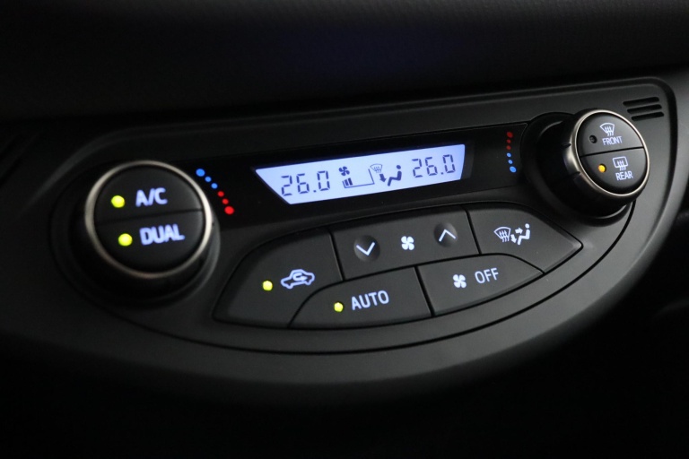 Toyota Yaris - 1.5 Hybrid Dynamic 7