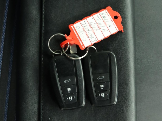 Toyota RAV4 - 2.5 Hybrid Bi-Tone