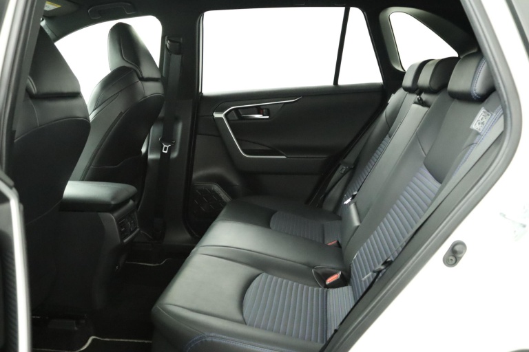 Toyota RAV4 - 2.5 Hybrid Bi-Tone 18