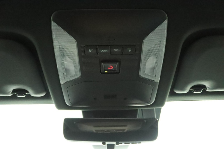 Toyota RAV4 - 2.5 Hybrid Bi-Tone 33