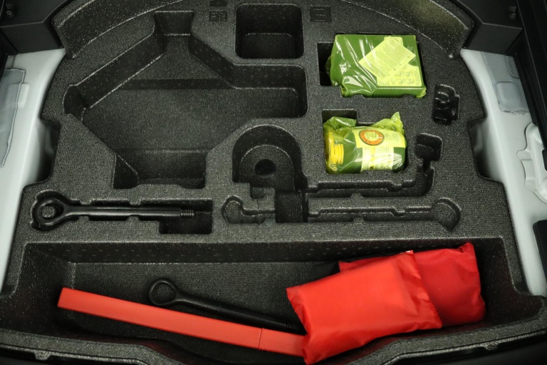 Toyota RAV4 - 2.5 Hybrid Bi-Tone 34