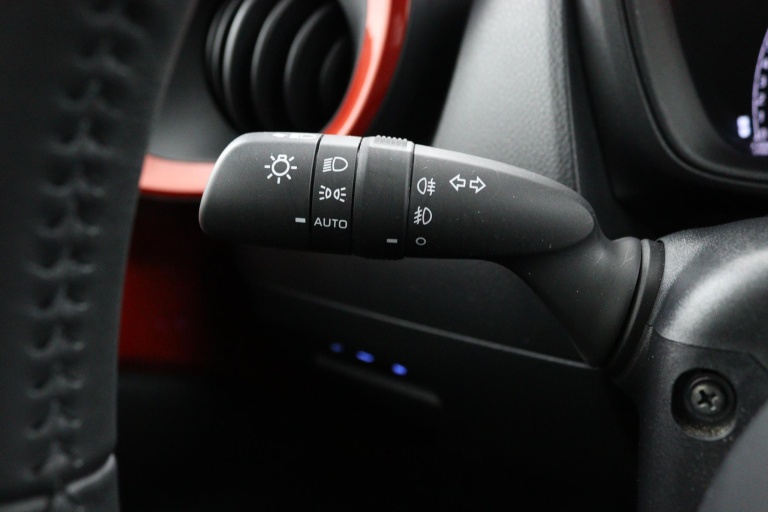 Toyota Aygo X - 1.0 VVT-i MT Pulse Limited 18