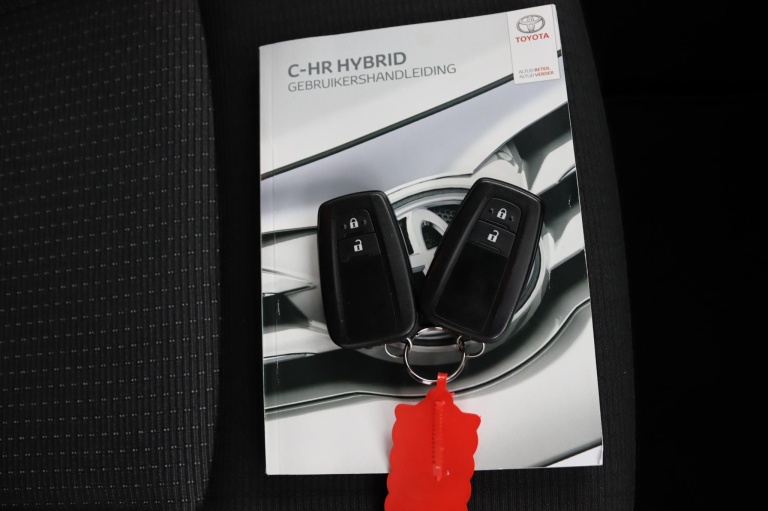 Toyota C-HR - 1.8 Hybrid Style Ultimate 24