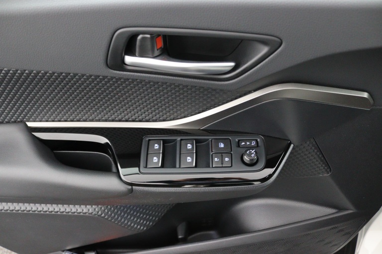 Toyota C-HR - 1.8 Hybrid Style Ultimate 30