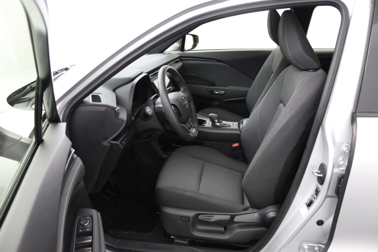 Lexus LBX - Business Line 2WD  16