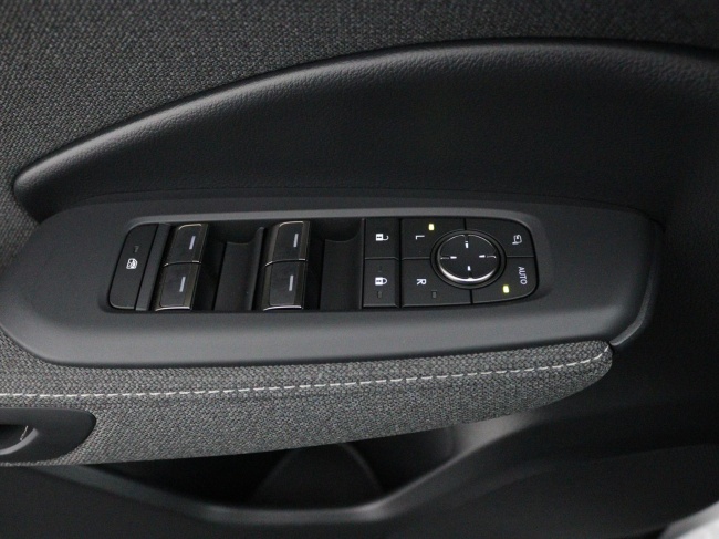 Lexus LBX - Business Line 2WD 