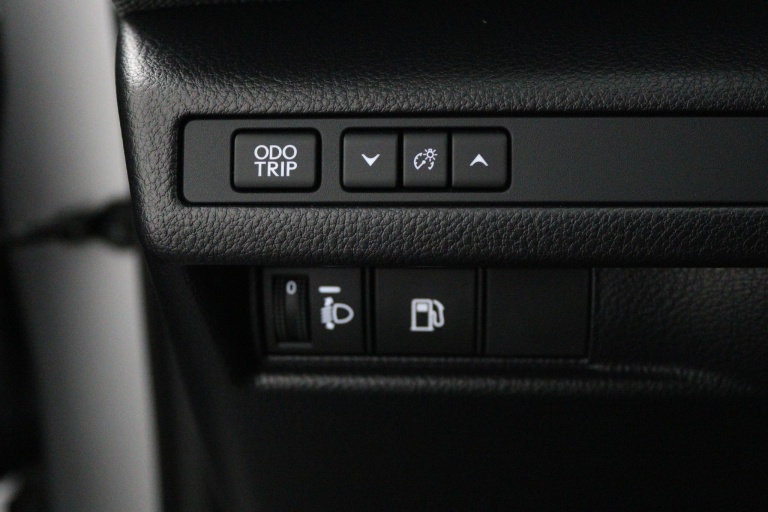 Lexus LBX - Business Line 2WD  27