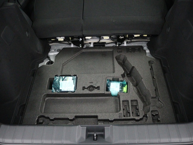 Lexus LBX - Business Line 2WD 