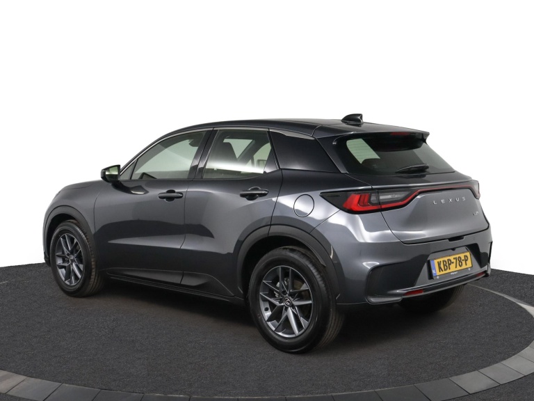 Lexus LBX - Elegant 2WD 12