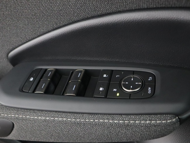 Lexus LBX - Elegant 2WD