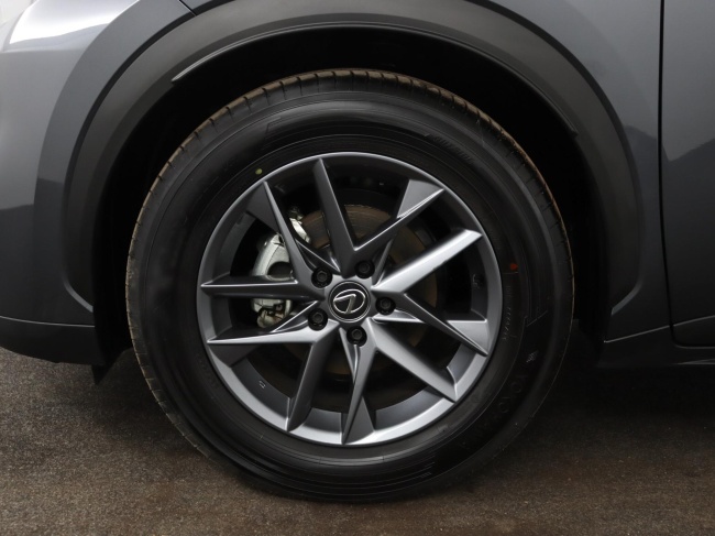 Lexus LBX - Elegant 2WD