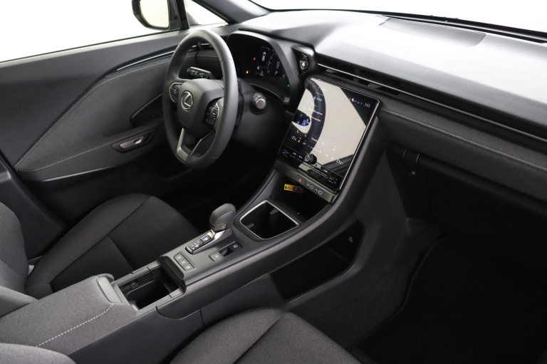 Lexus LBX - Elegant 2WD 53