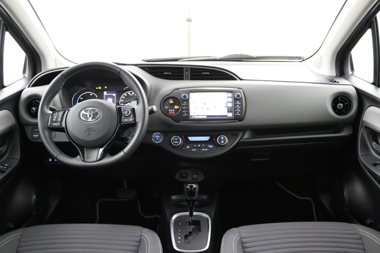 Toyota Yaris - 1.5 Hybrid Design Sport 11