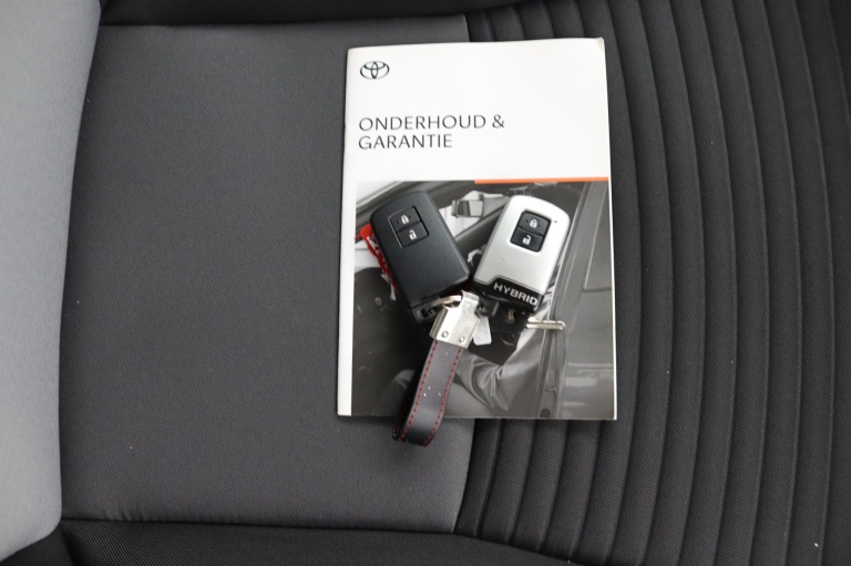 Toyota Yaris - 1.5 Hybrid Design Sport 27